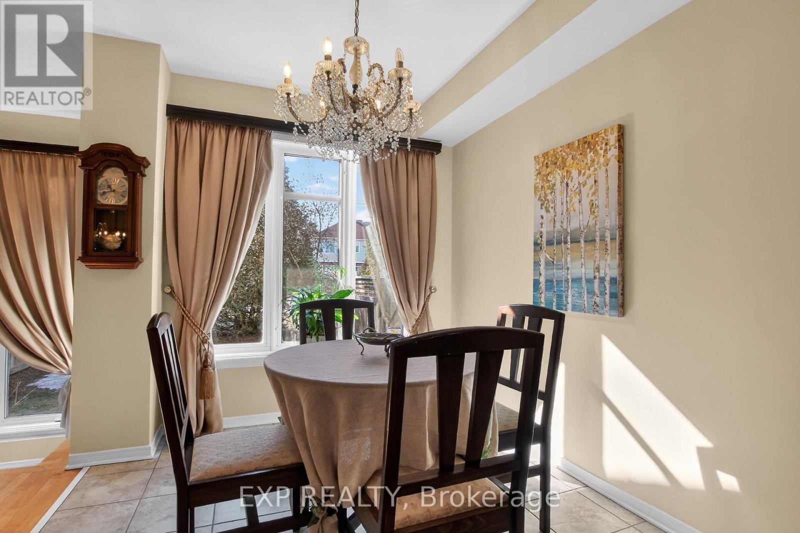 












304 GOLDRIDGE DRIVE

,
Ottawa,




Ontario
K2T1L1

