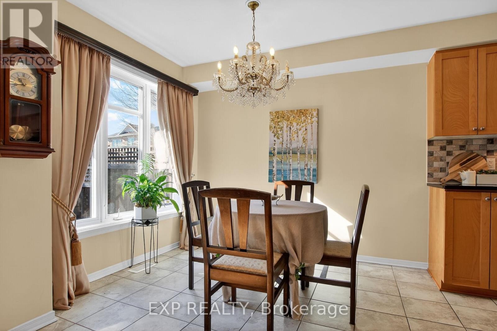 












304 GOLDRIDGE DRIVE

,
Ottawa,




Ontario
K2T1L1

