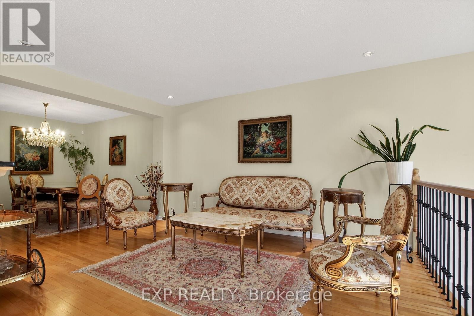 












304 GOLDRIDGE DRIVE

,
Ottawa,




Ontario
K2T1L1

