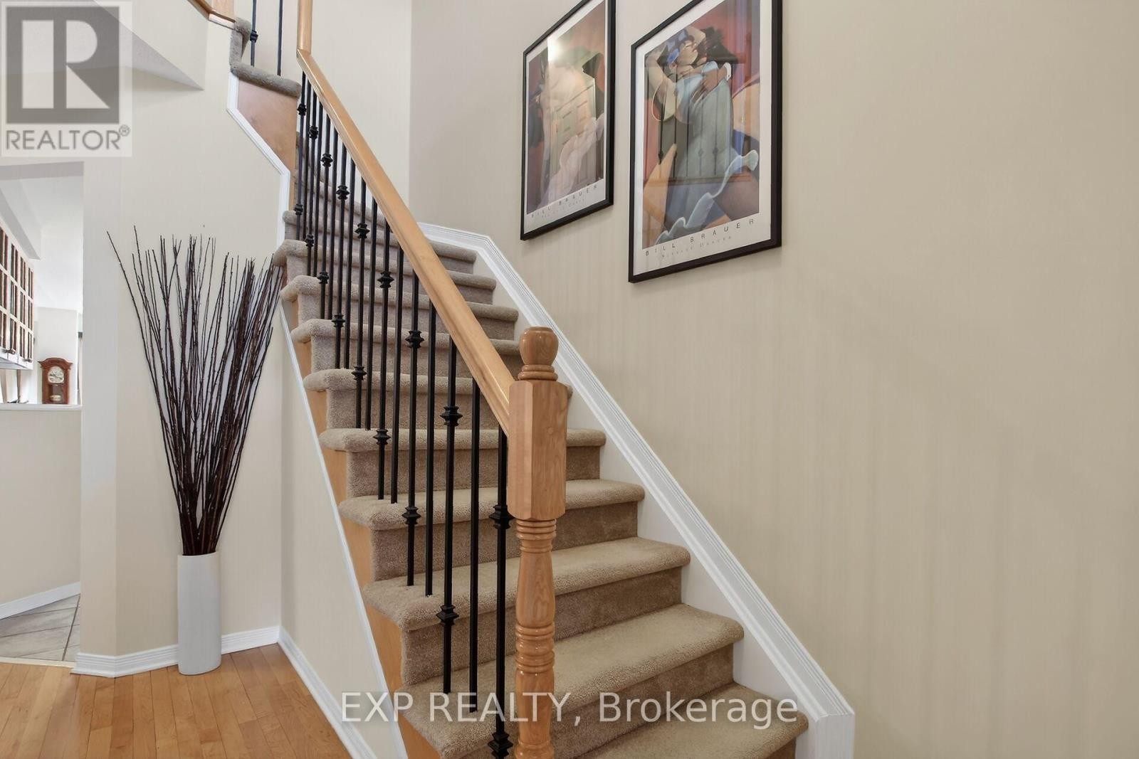 












304 GOLDRIDGE DRIVE

,
Ottawa,




Ontario
K2T1L1

