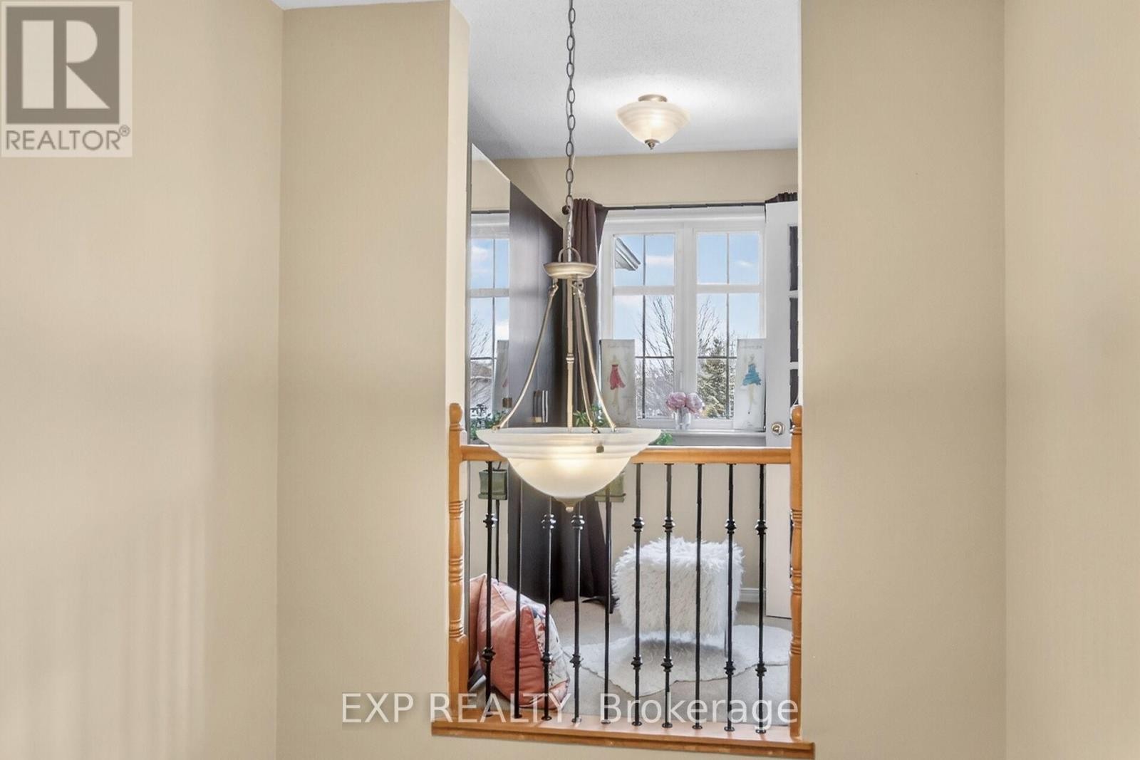 












304 GOLDRIDGE DRIVE

,
Ottawa,




Ontario
K2T1L1

