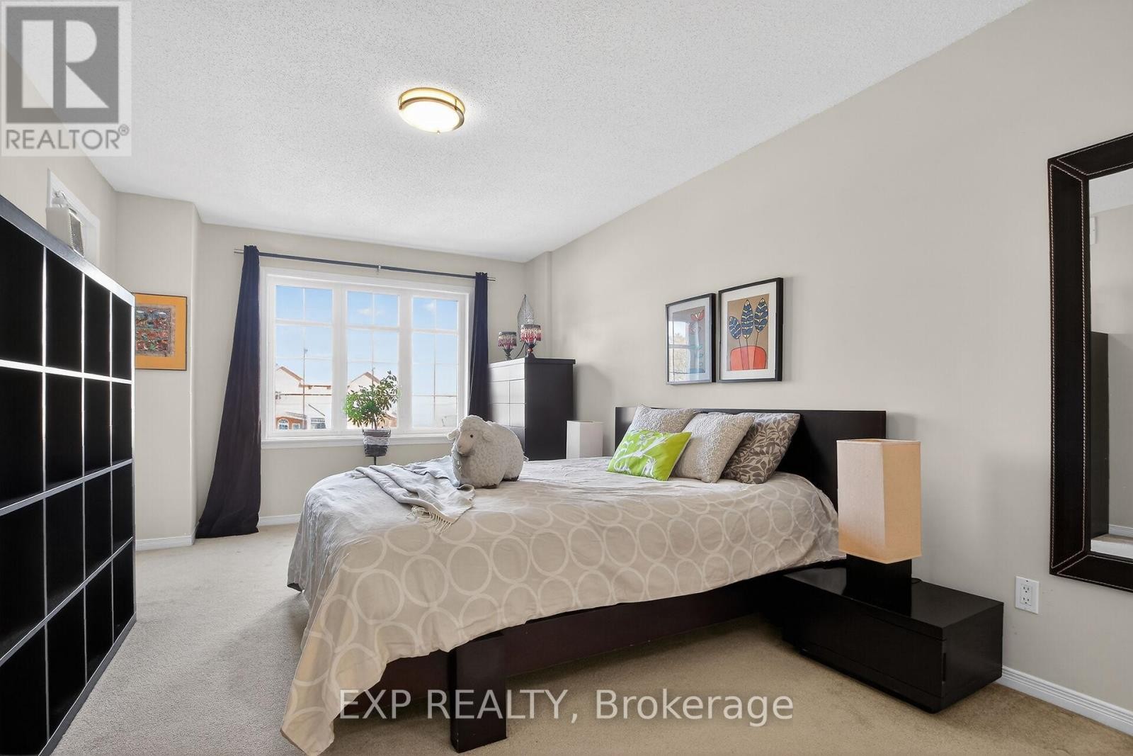 












304 GOLDRIDGE DRIVE

,
Ottawa,




Ontario
K2T1L1

