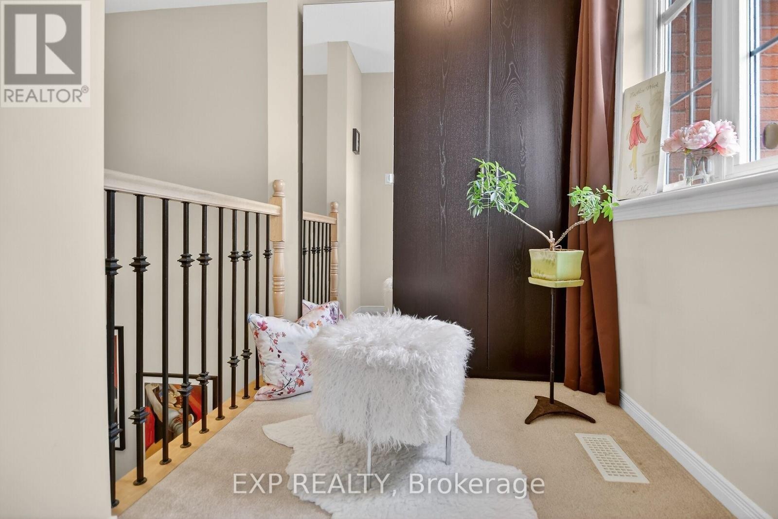 












304 GOLDRIDGE DRIVE

,
Ottawa,




Ontario
K2T1L1

