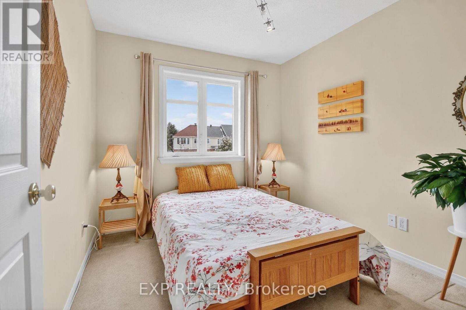 












304 GOLDRIDGE DRIVE

,
Ottawa,




Ontario
K2T1L1

