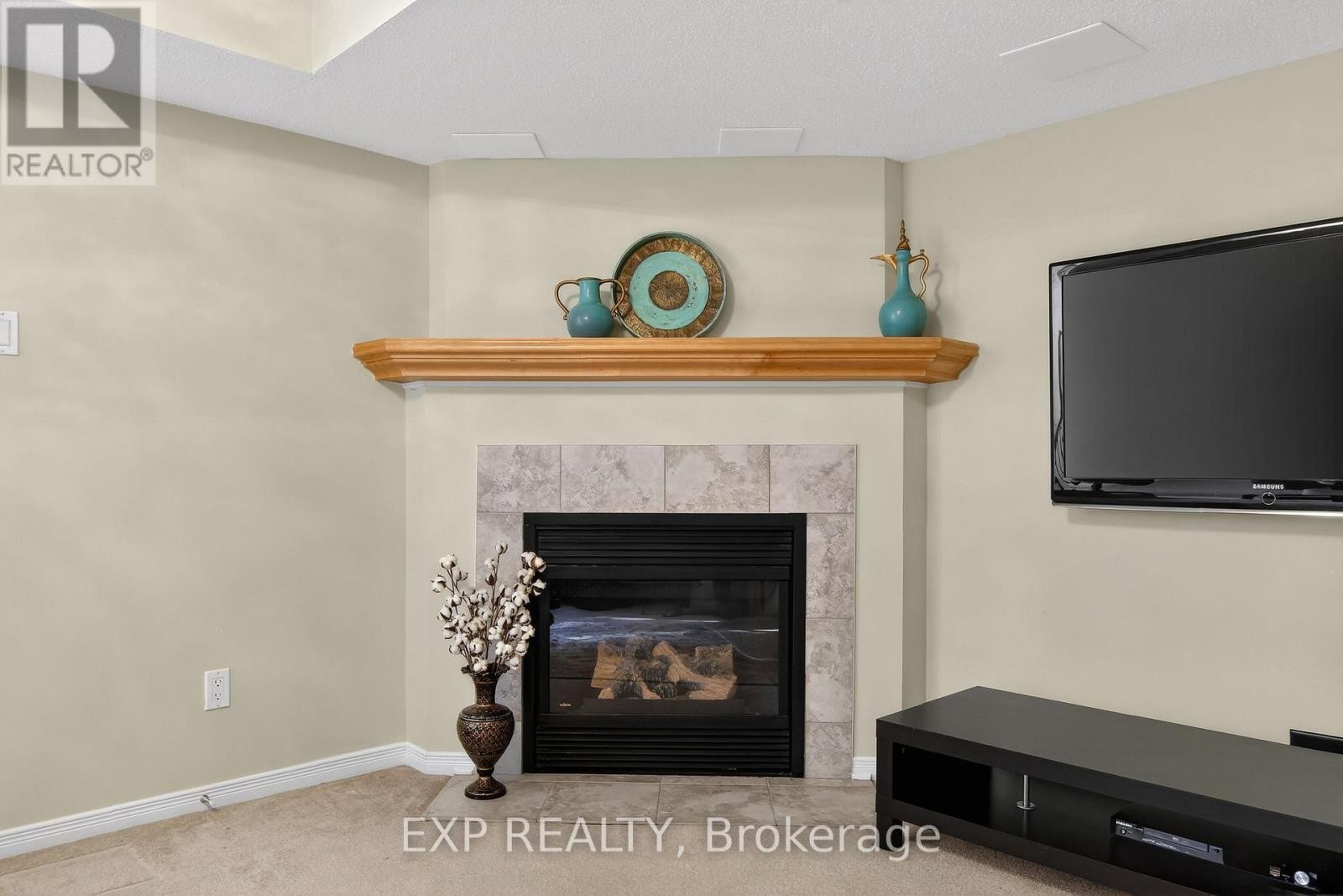 












304 GOLDRIDGE DRIVE

,
Ottawa,




Ontario
K2T1L1

