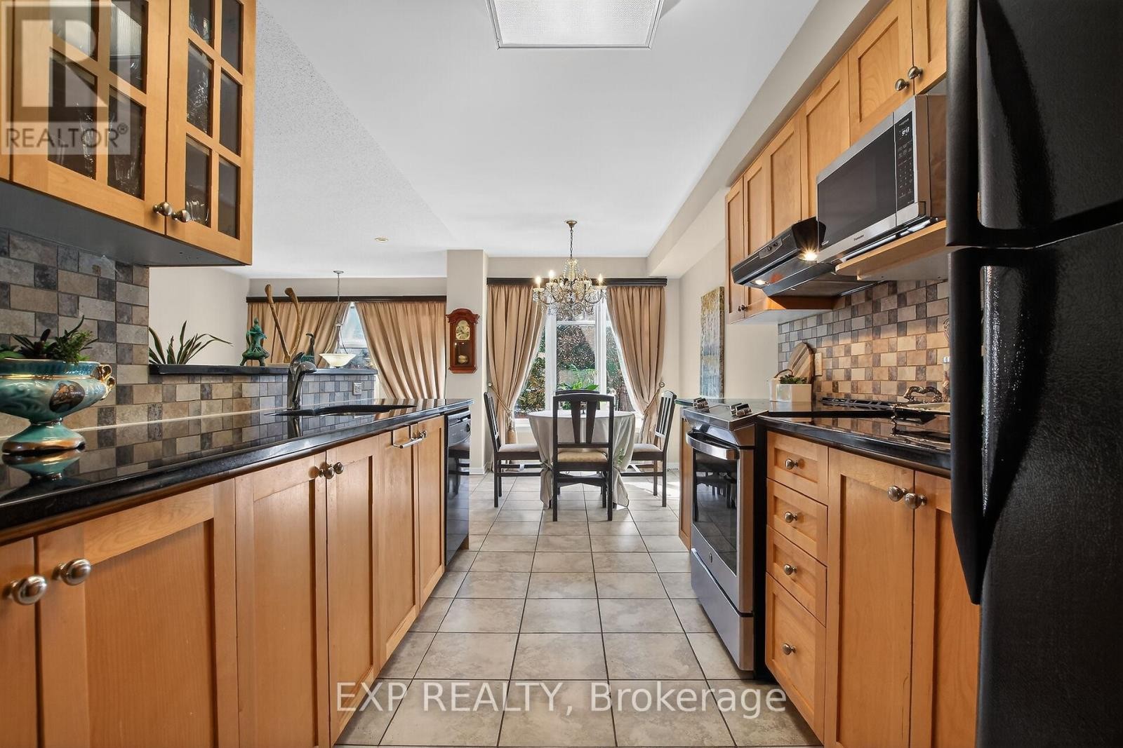 












304 GOLDRIDGE DRIVE

,
Ottawa,




Ontario
K2T1L1

