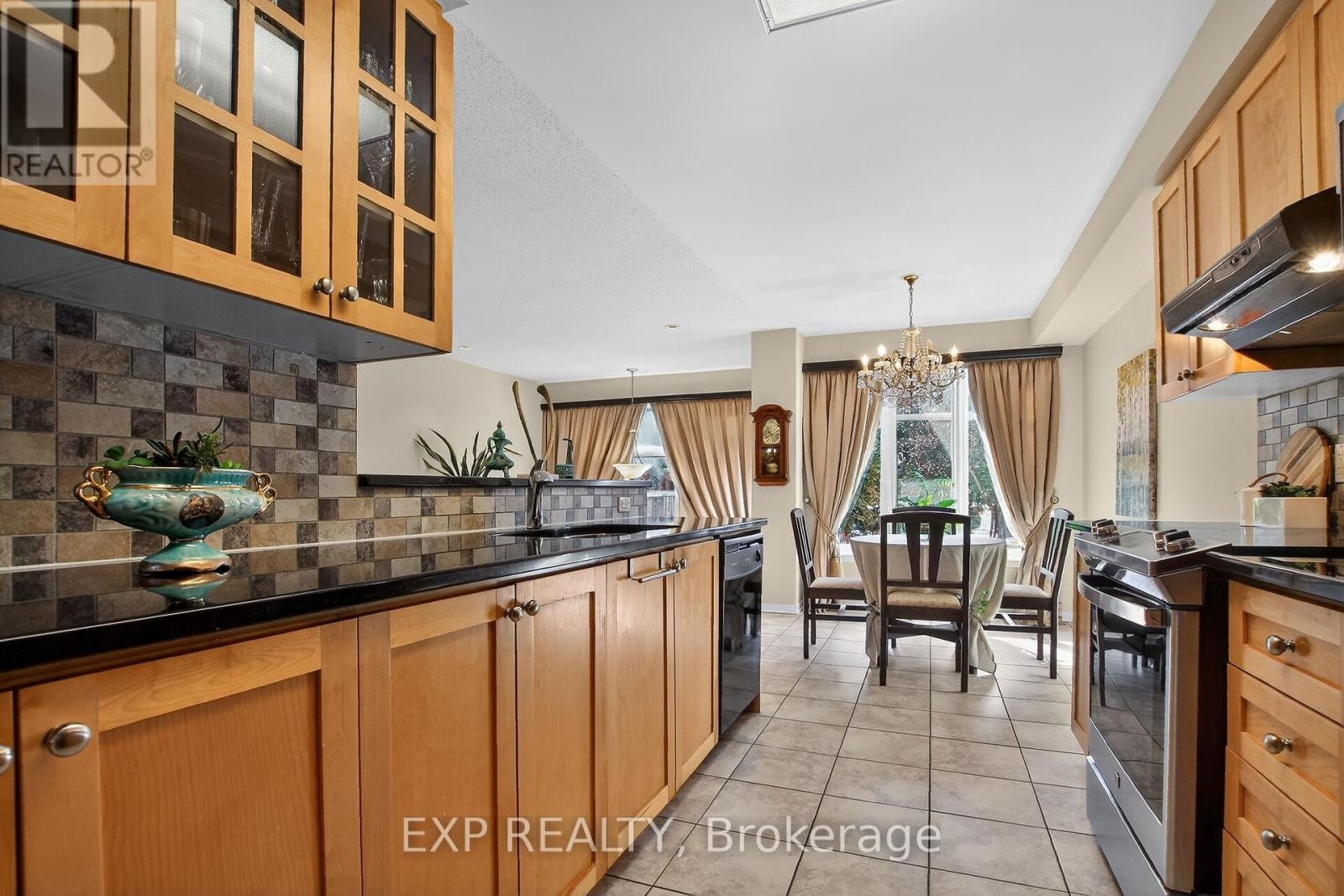 












304 GOLDRIDGE DRIVE

,
Ottawa,




Ontario
K2T1L1

