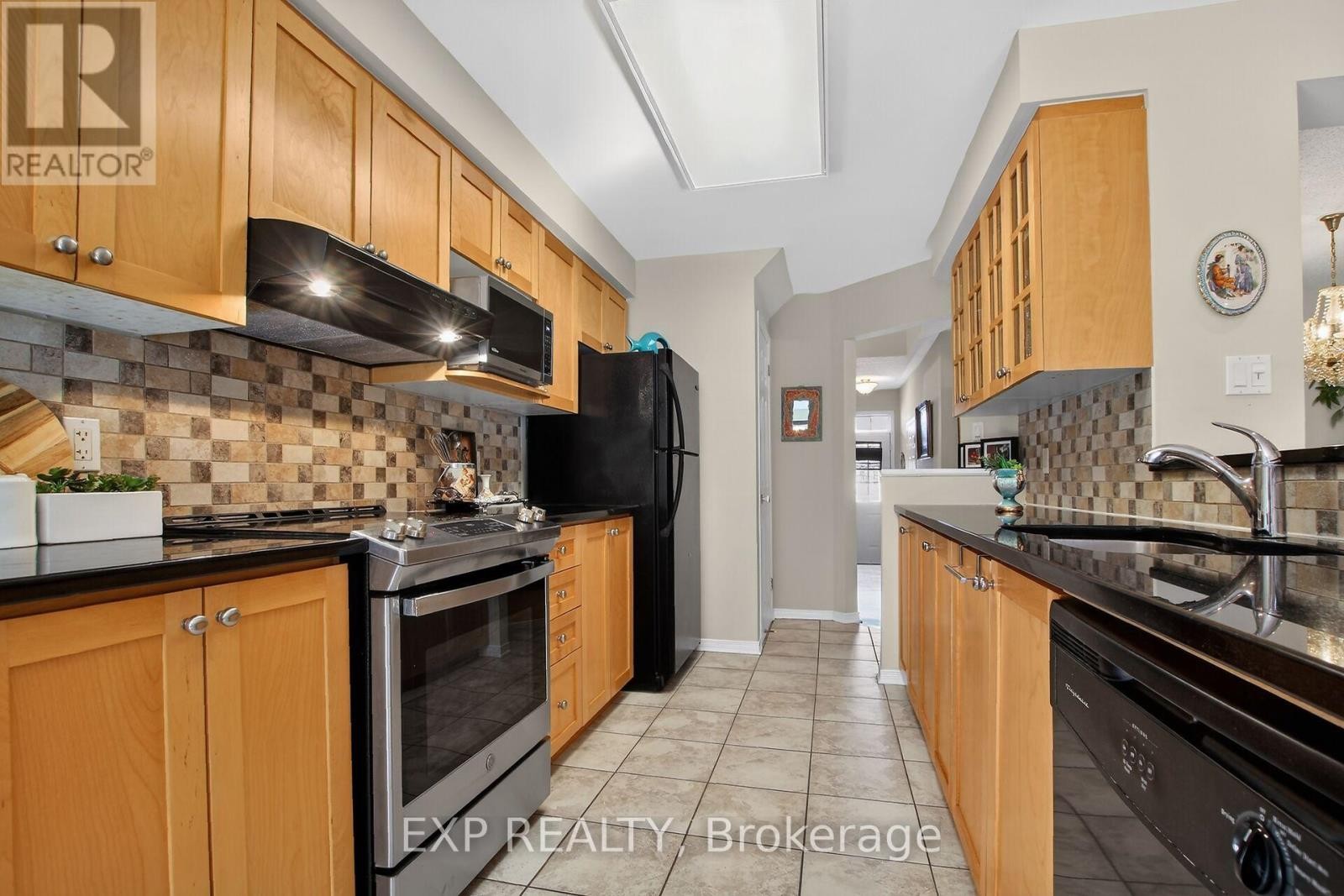 












304 GOLDRIDGE DRIVE

,
Ottawa,




Ontario
K2T1L1

