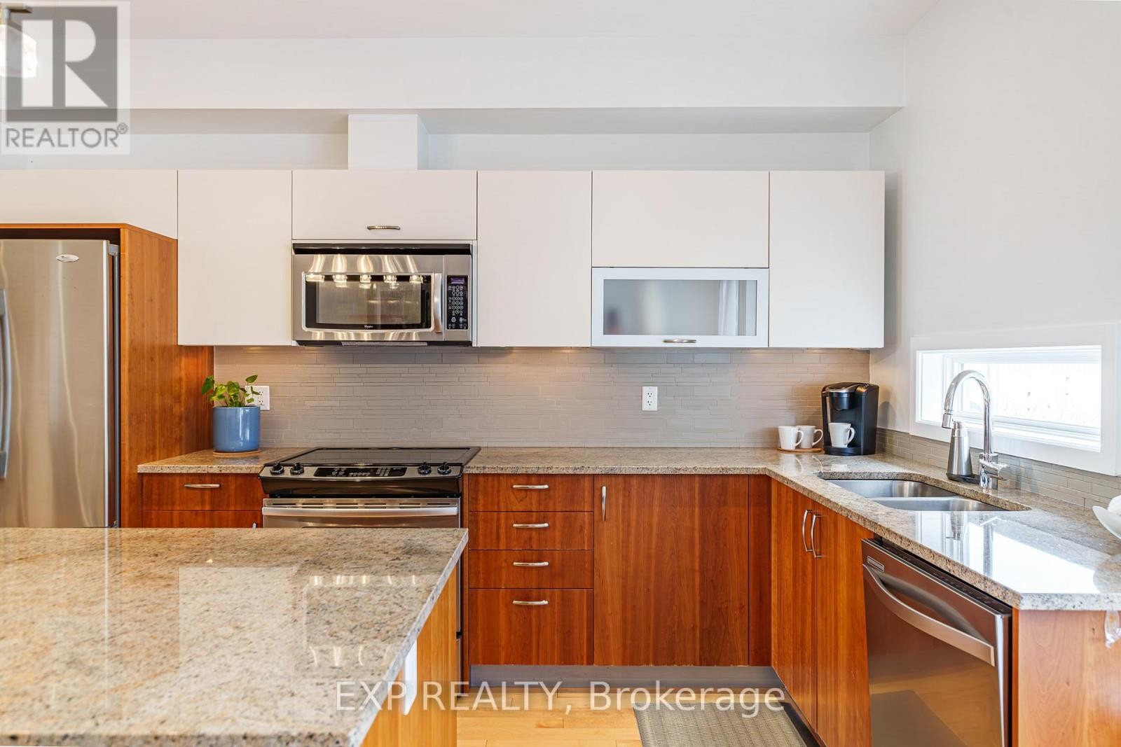 












D - 63 YOUNG STREET

,
Ottawa,




Ontario
K1S5T5

