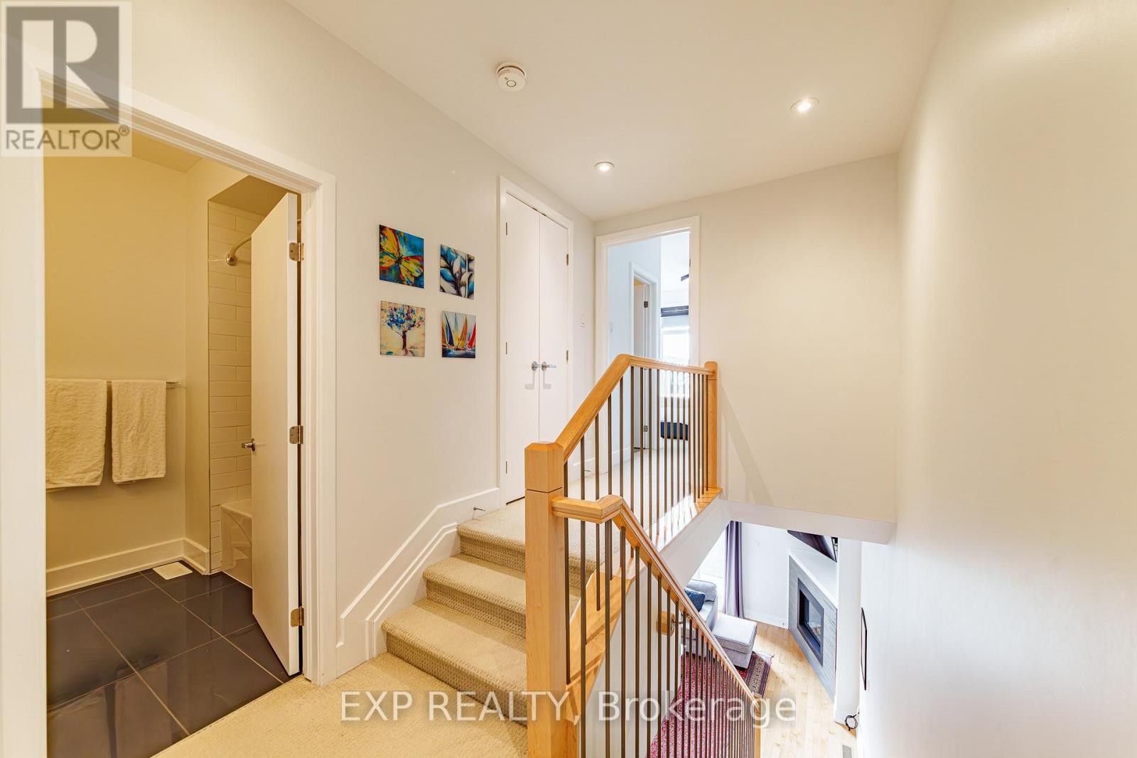 












D - 63 YOUNG STREET

,
Ottawa,




Ontario
K1S5T5

