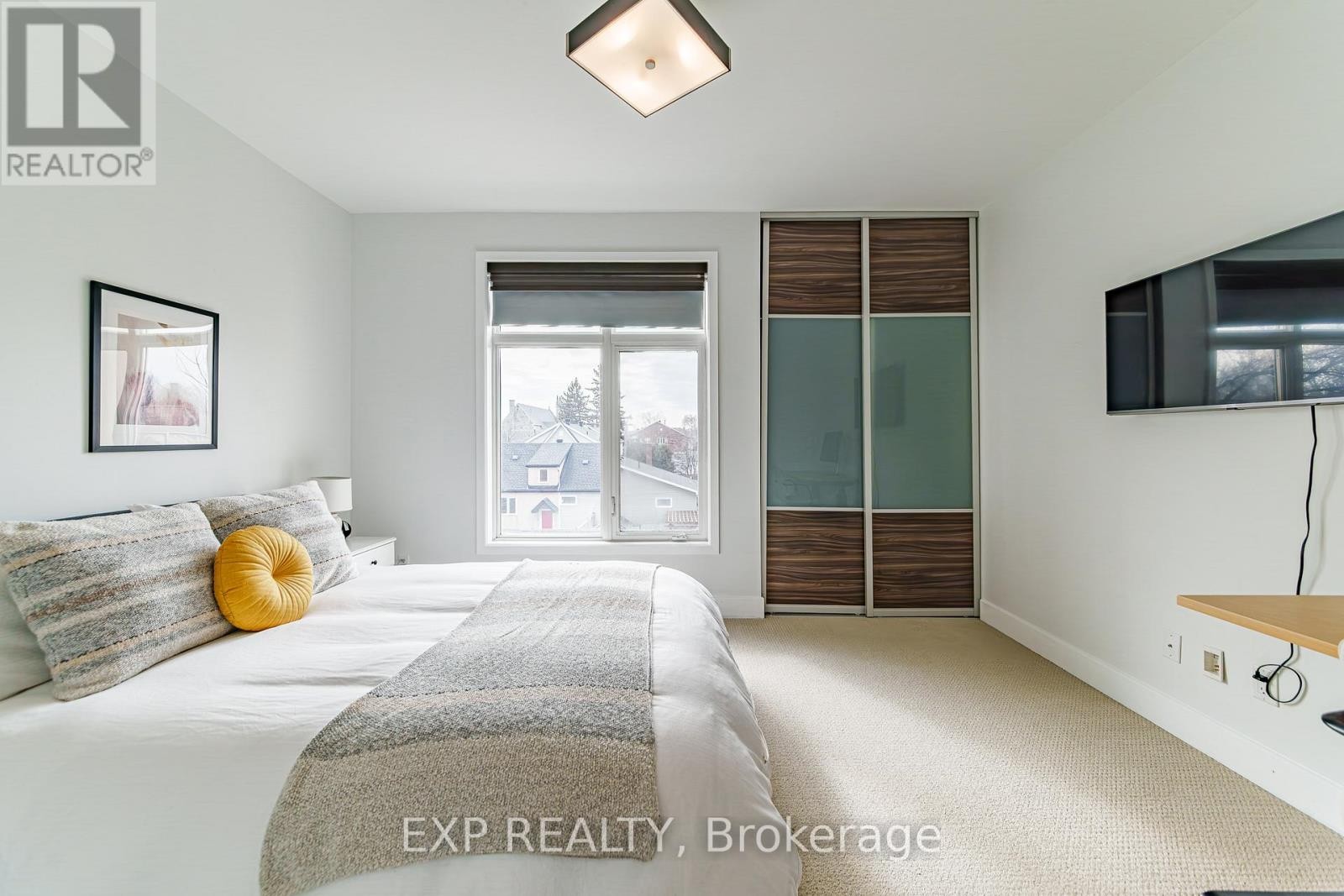 












D - 63 YOUNG STREET

,
Ottawa,




Ontario
K1S5T5

