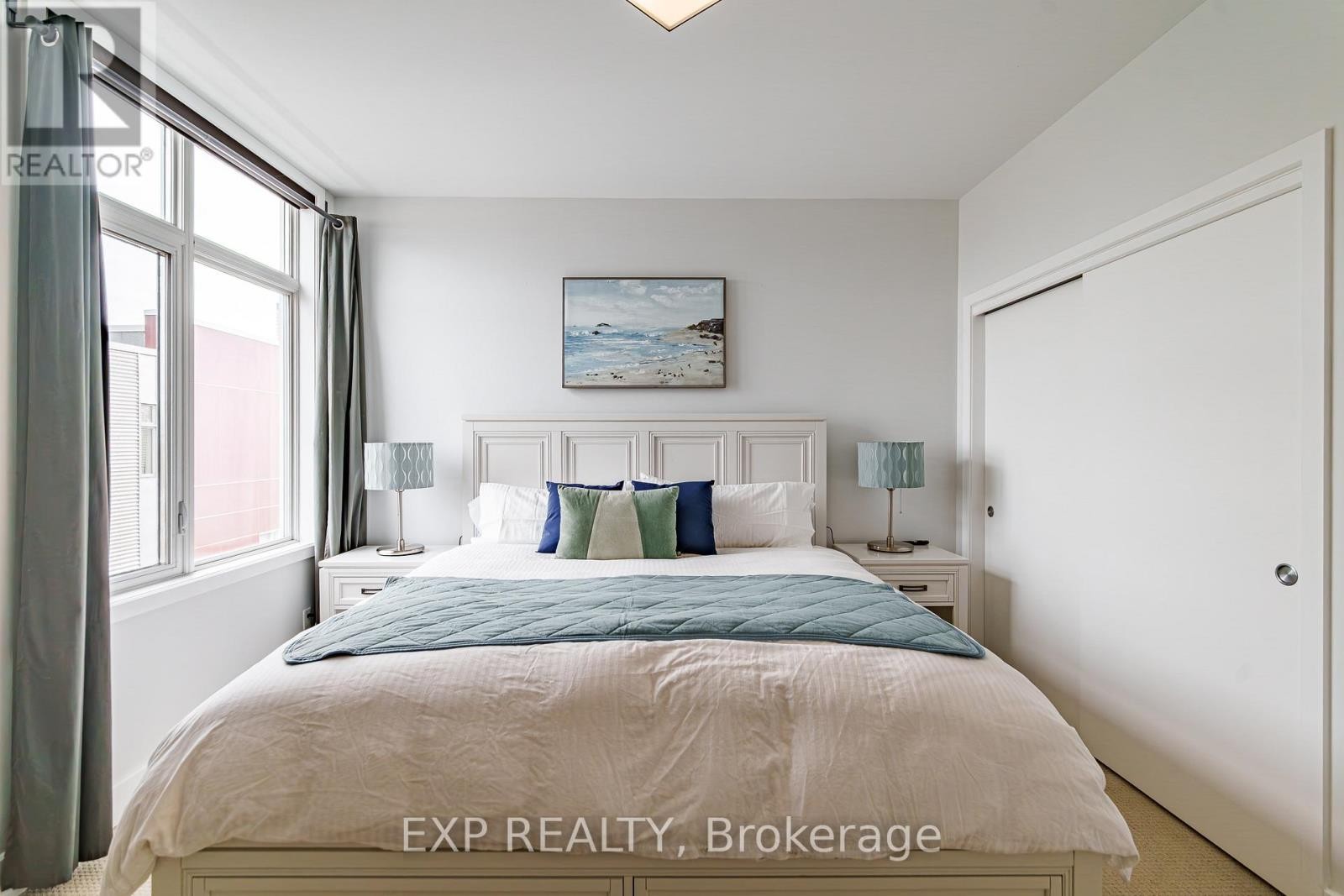 












D - 63 YOUNG STREET

,
Ottawa,




Ontario
K1S5T5

