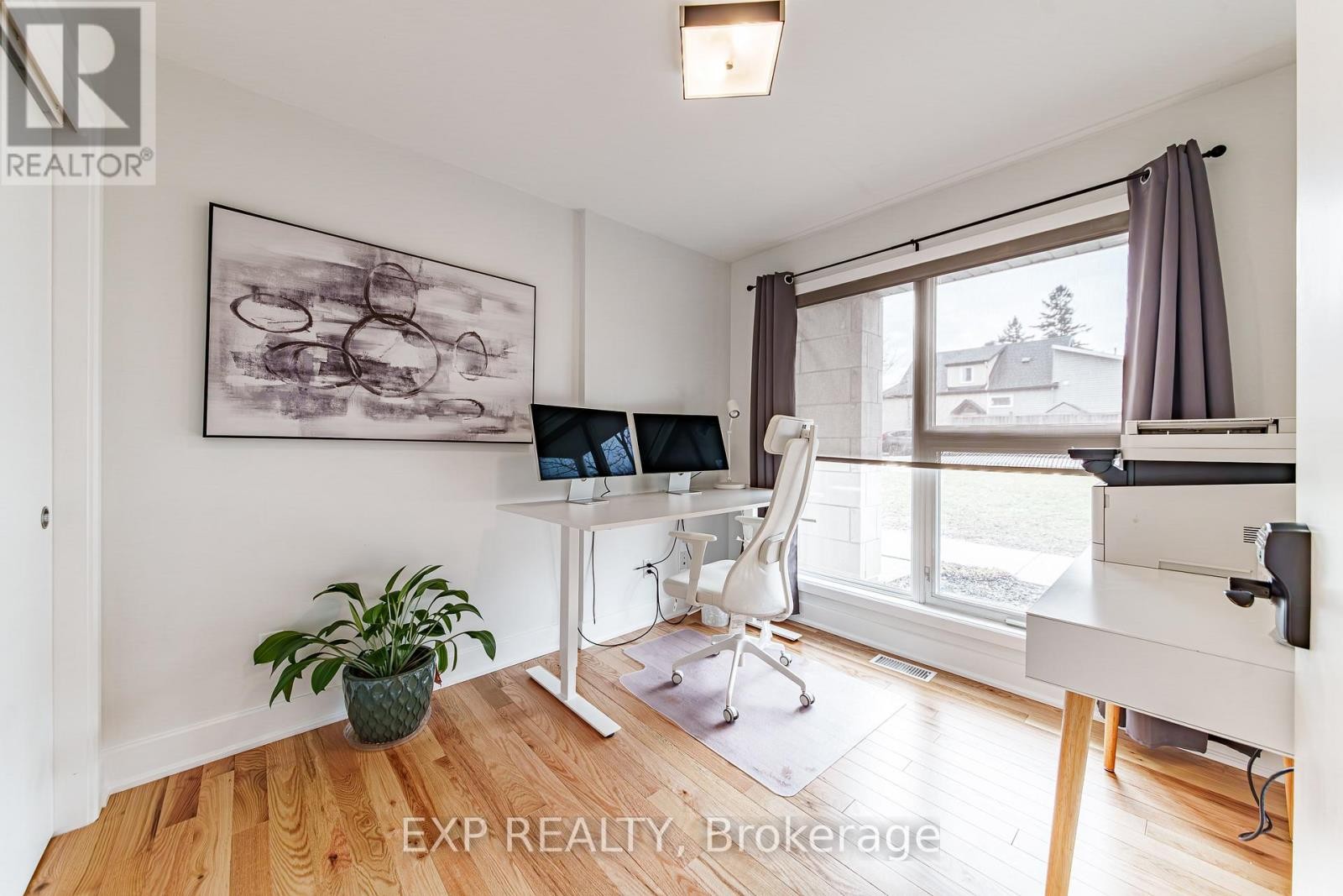 












D - 63 YOUNG STREET

,
Ottawa,




Ontario
K1S5T5

