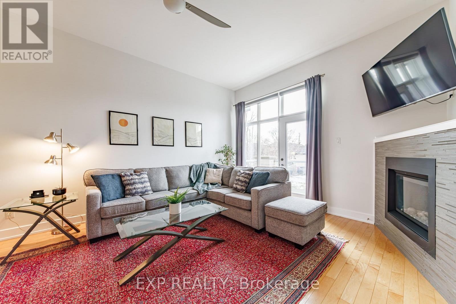 












D - 63 YOUNG STREET

,
Ottawa,




Ontario
K1S5T5

