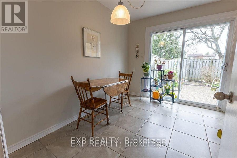 












422 KINTYRE PRIVATE

,
Ottawa,




Ontario
K2C3M7

