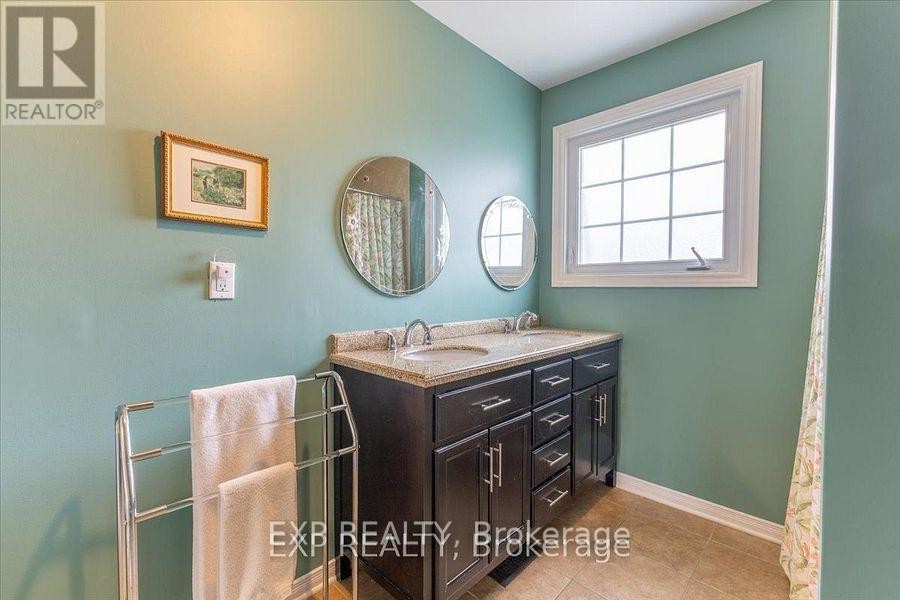 












422 KINTYRE PRIVATE

,
Ottawa,




Ontario
K2C3M7

