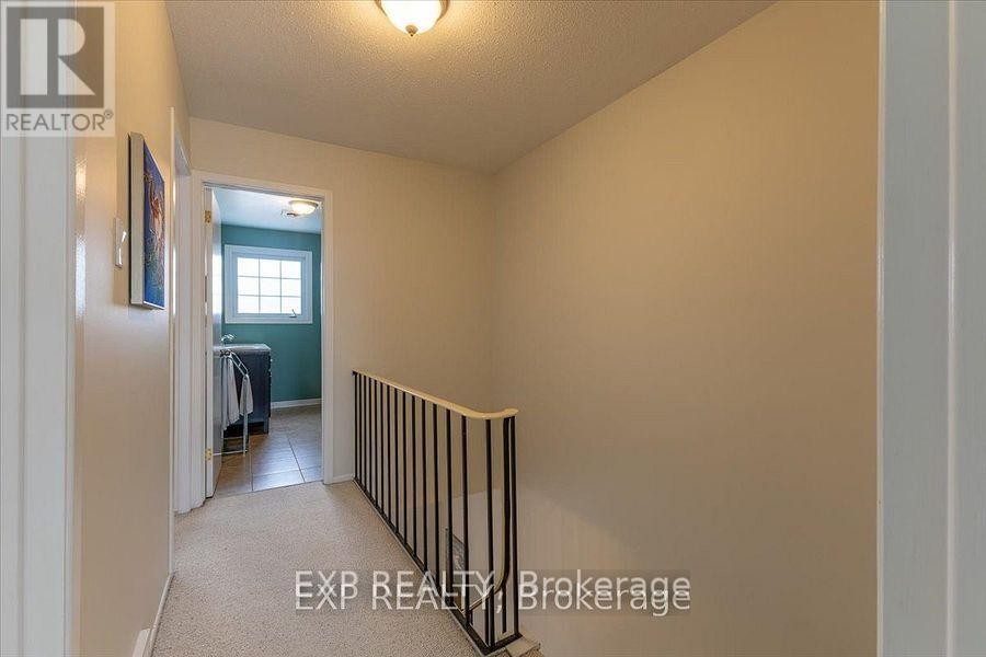 












422 KINTYRE PRIVATE

,
Ottawa,




Ontario
K2C3M7

