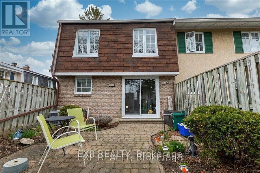 












422 KINTYRE PRIVATE

,
Ottawa,




Ontario
K2C3M7

