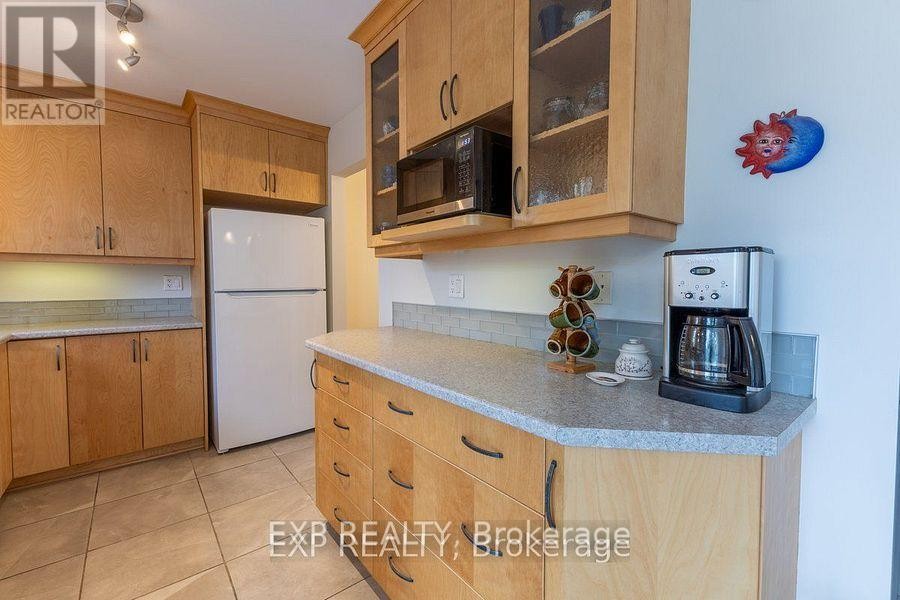 












422 KINTYRE PRIVATE

,
Ottawa,




Ontario
K2C3M7

