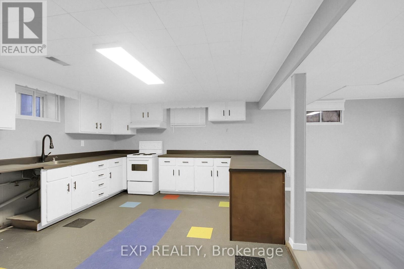 












2247 MIRAMICHI STREET

,
Ottawa,




Ontario
K2C0Z1

