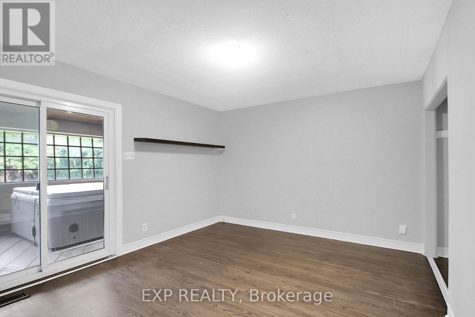 












2247 MIRAMICHI STREET

,
Ottawa,




Ontario
K2C0Z1

