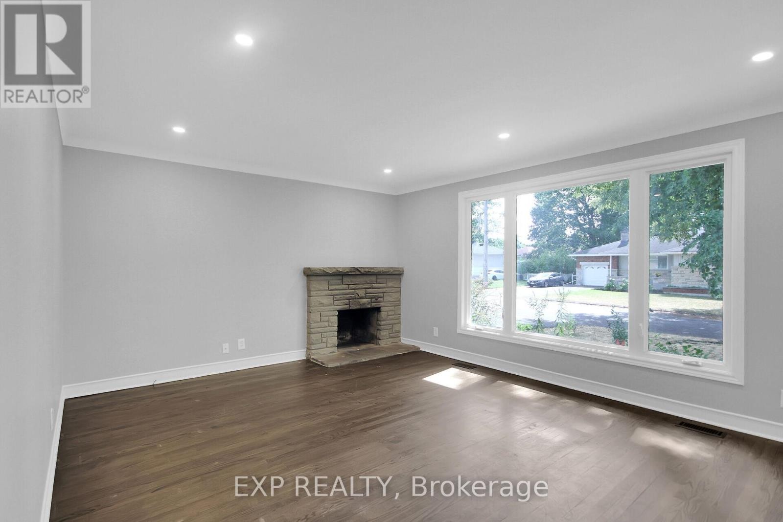 












2247 MIRAMICHI STREET

,
Ottawa,




Ontario
K2C0Z1

