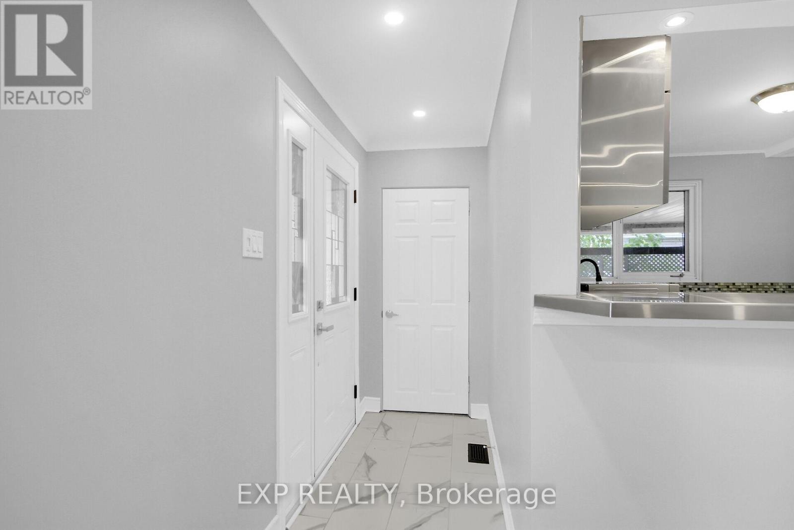 












2247 MIRAMICHI STREET

,
Ottawa,




Ontario
K2C0Z1

