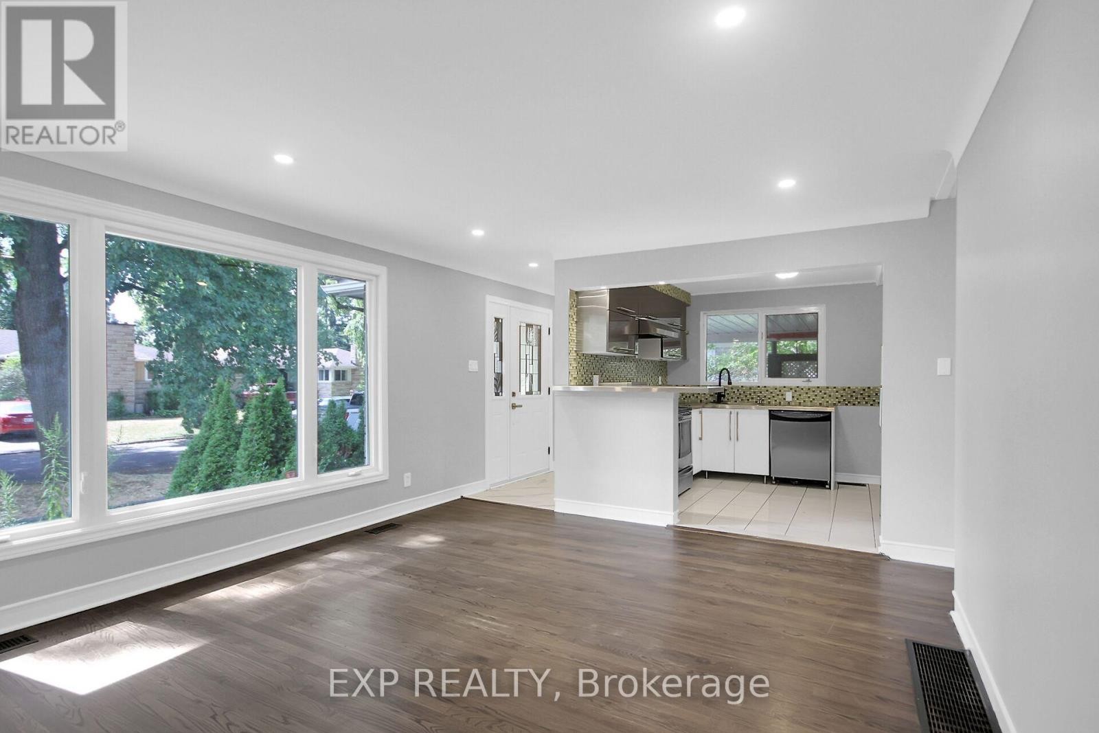 












2247 MIRAMICHI STREET

,
Ottawa,




Ontario
K2C0Z1

