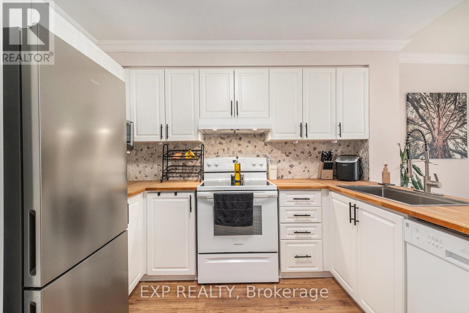 












74 LAKEPOINTE DRIVE

,
Ottawa,




Ontario
K4A5E5

