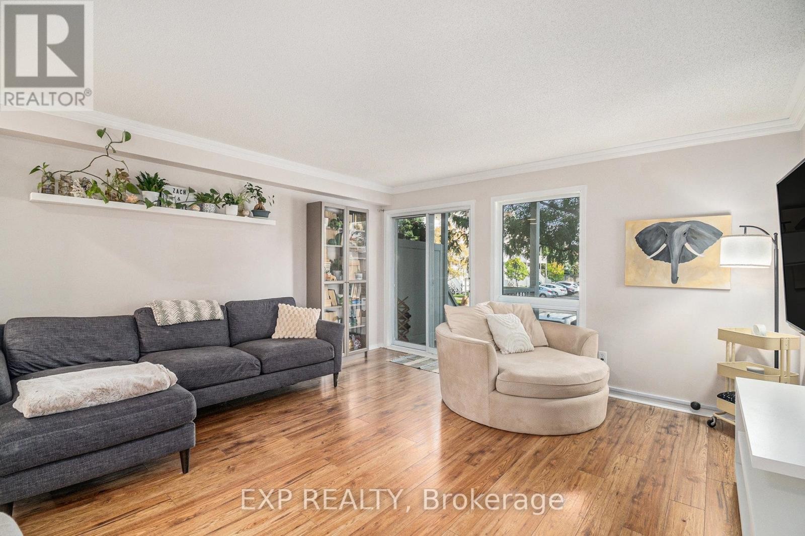 












74 LAKEPOINTE DRIVE

,
Ottawa,




Ontario
K4A5E5

