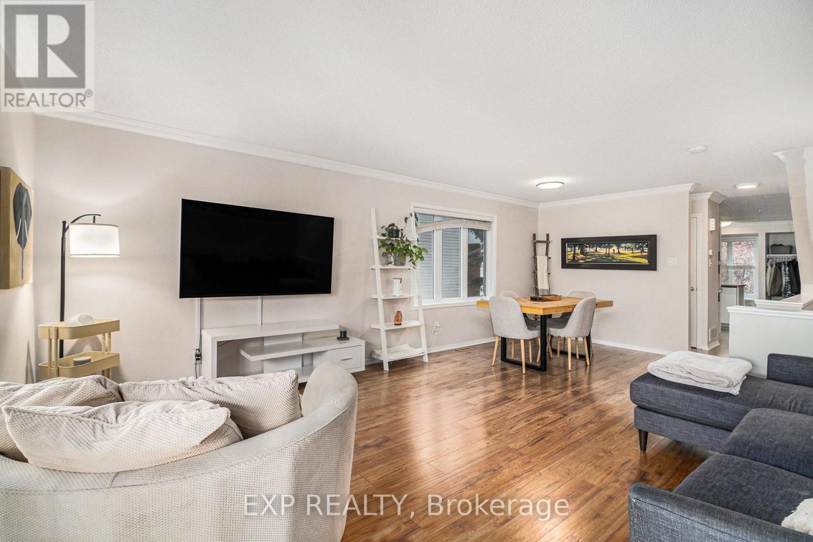 












74 LAKEPOINTE DRIVE

,
Ottawa,




Ontario
K4A5E5

