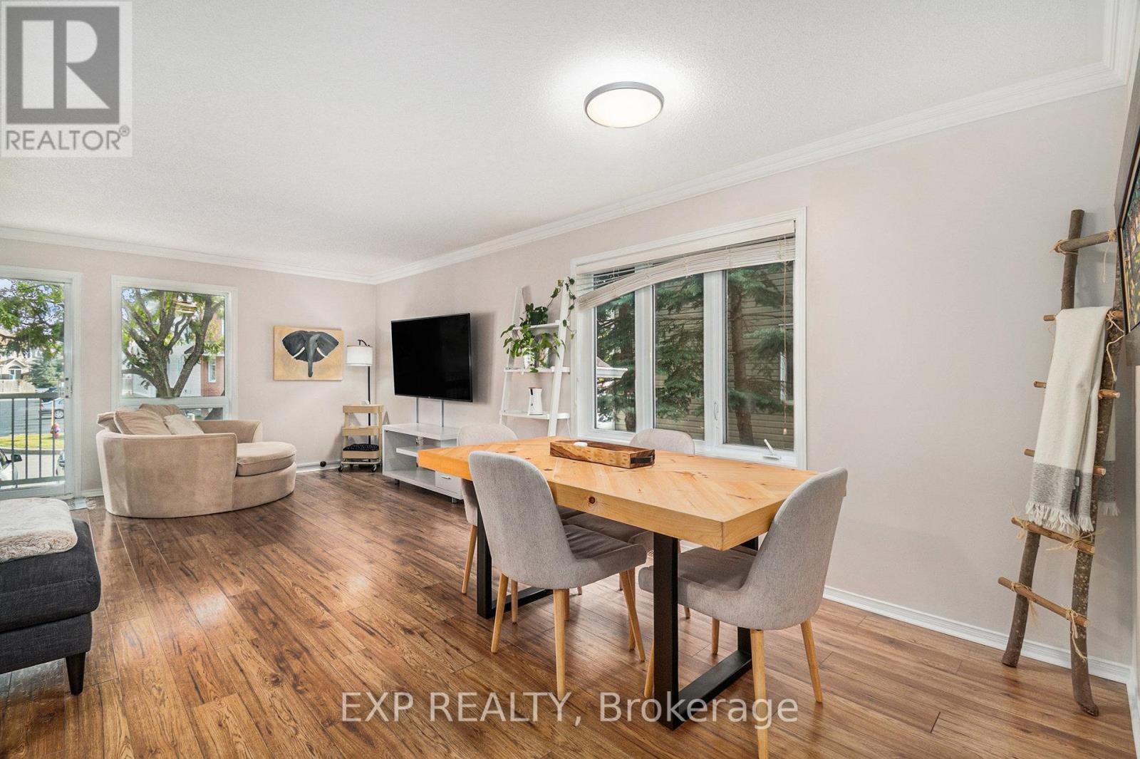 












74 LAKEPOINTE DRIVE

,
Ottawa,




Ontario
K4A5E5

