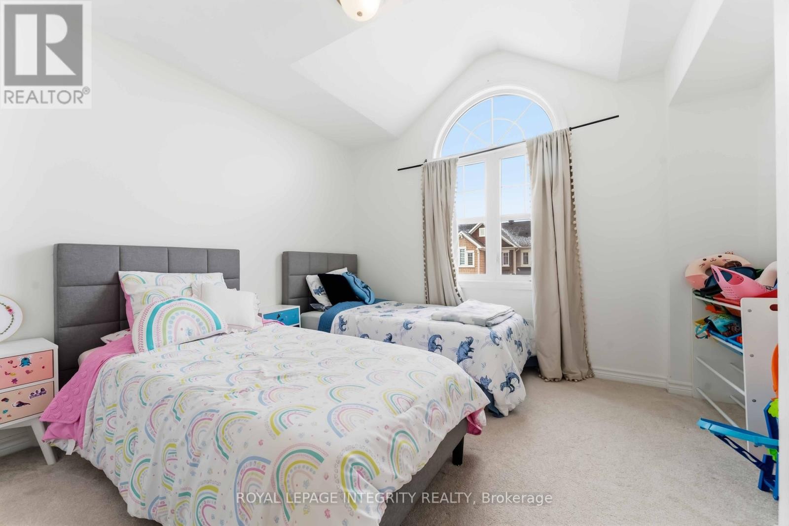 












425 GERARDIA LANE

,
Ottawa,




Ontario
K4A3T9

