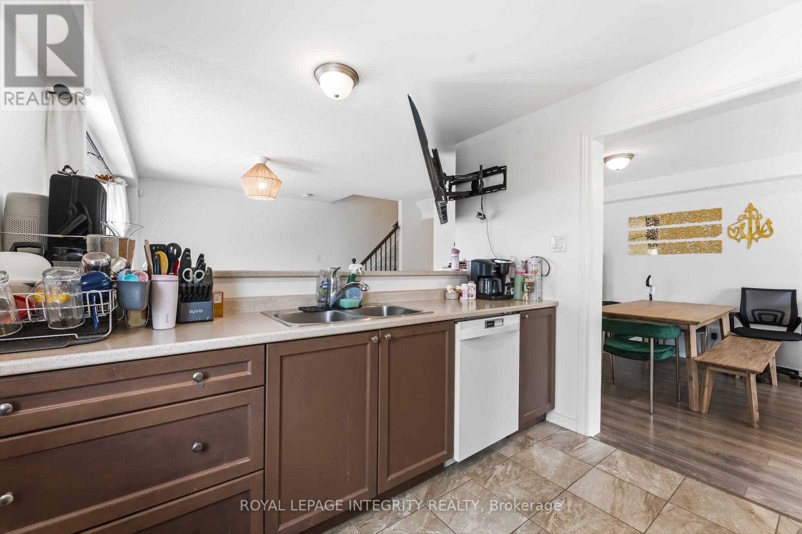 












425 GERARDIA LANE

,
Ottawa,




Ontario
K4A3T9

