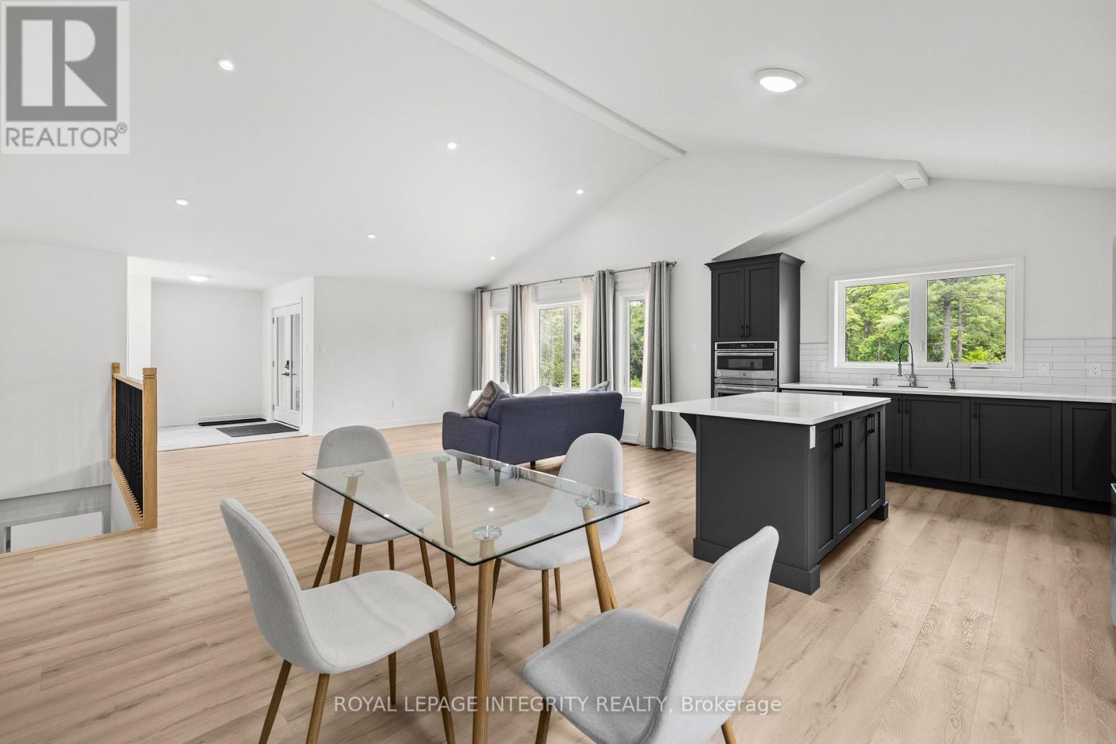 












292 JAMES ANDREW WAY

,
Beckwith,




Ontario
K7A4S7

