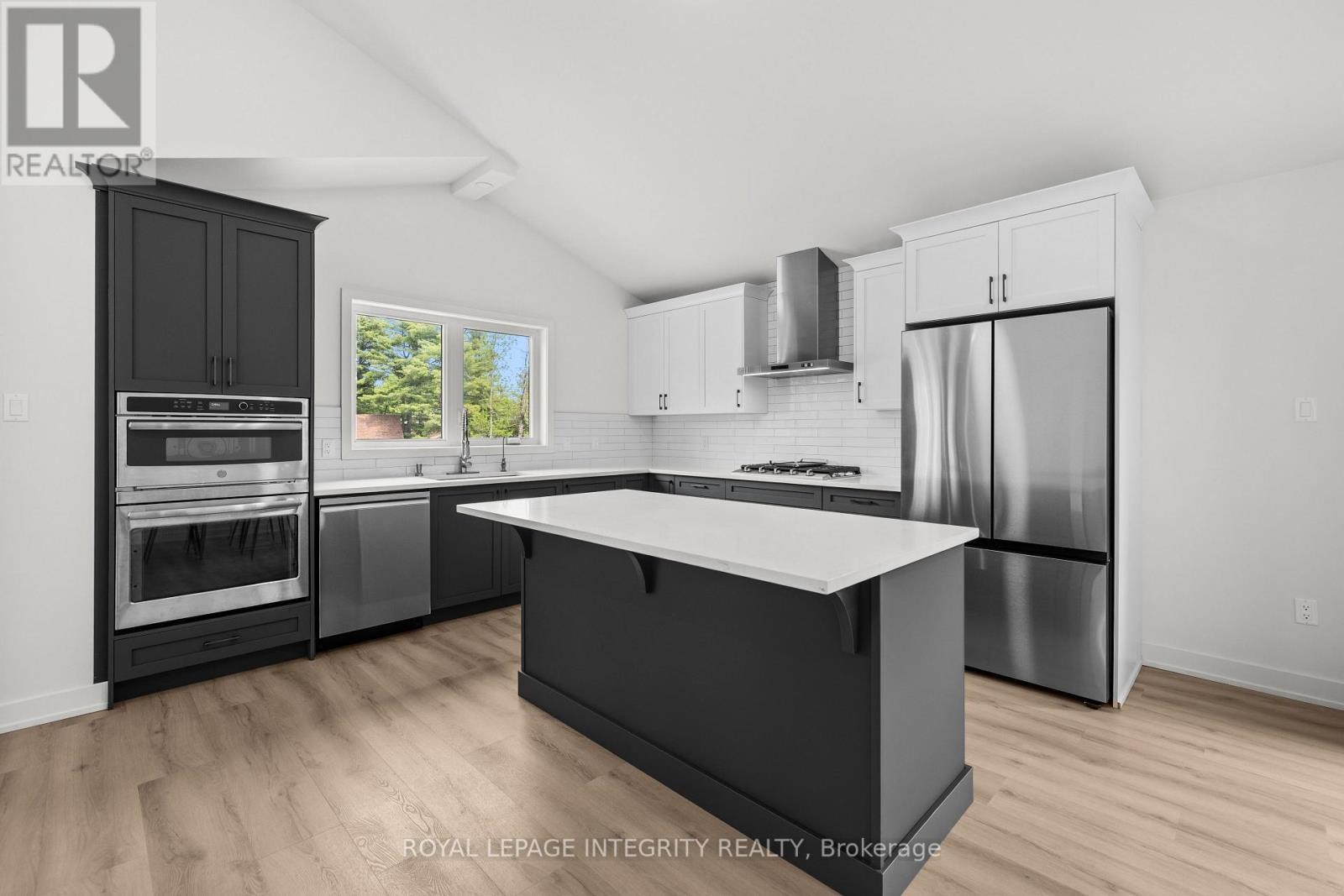 












292 JAMES ANDREW WAY

,
Beckwith,




Ontario
K7A4S7

