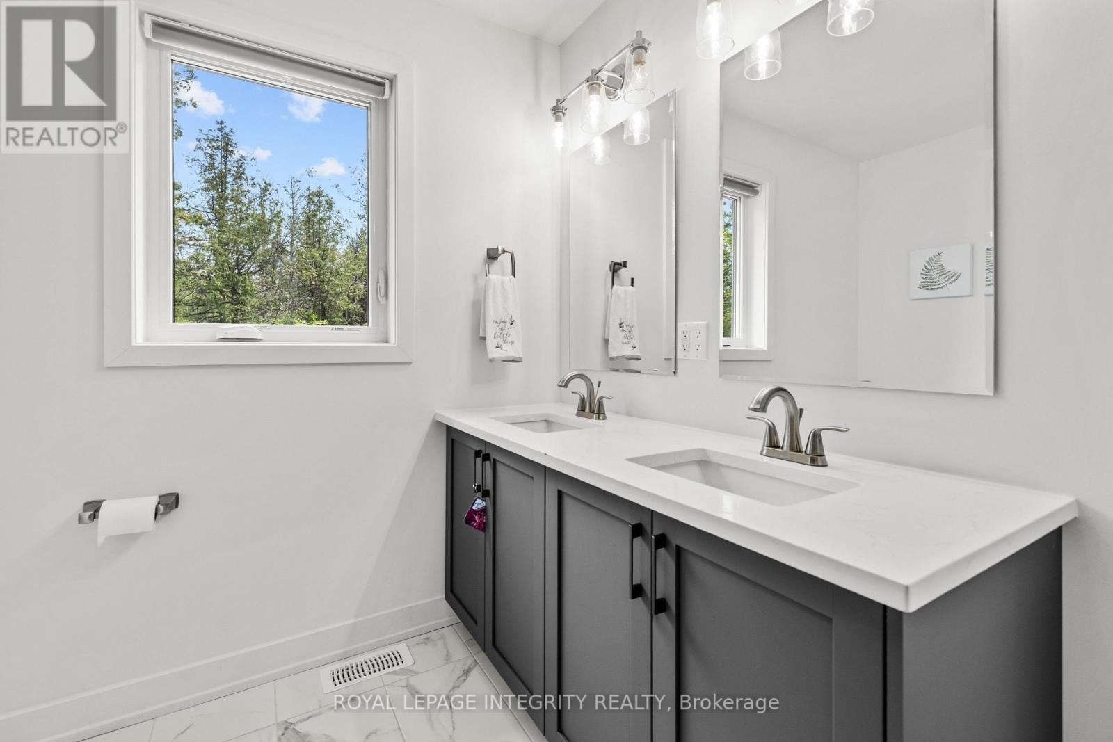 












292 JAMES ANDREW WAY

,
Beckwith,




Ontario
K7A4S7

