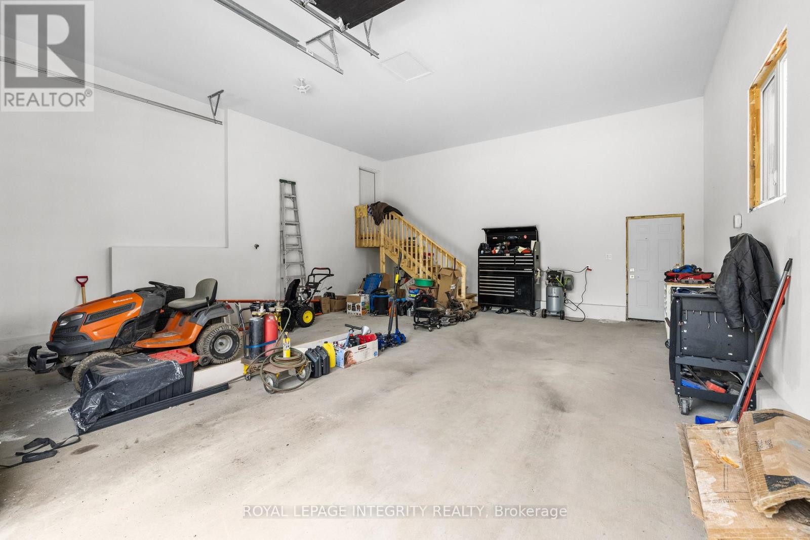 












292 JAMES ANDREW WAY

,
Beckwith,




Ontario
K7A4S7

