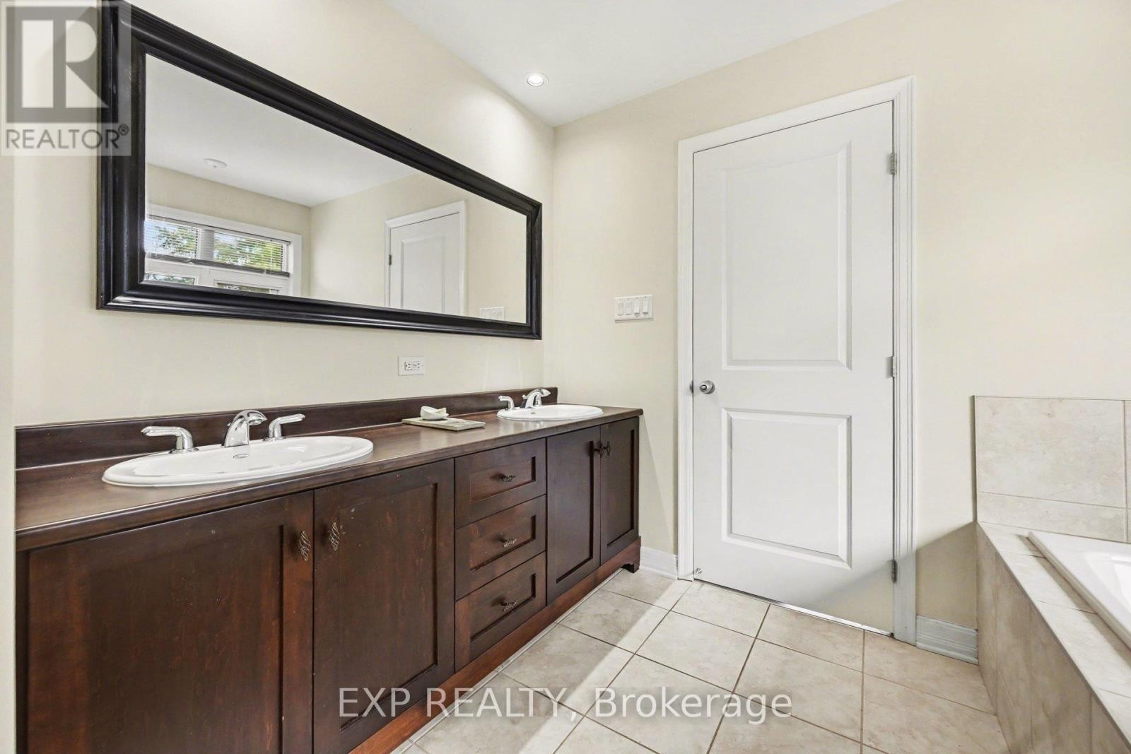 












51 CALLAGHAN PRIVATE

,
Ottawa,




Ontario
K2K0A6

