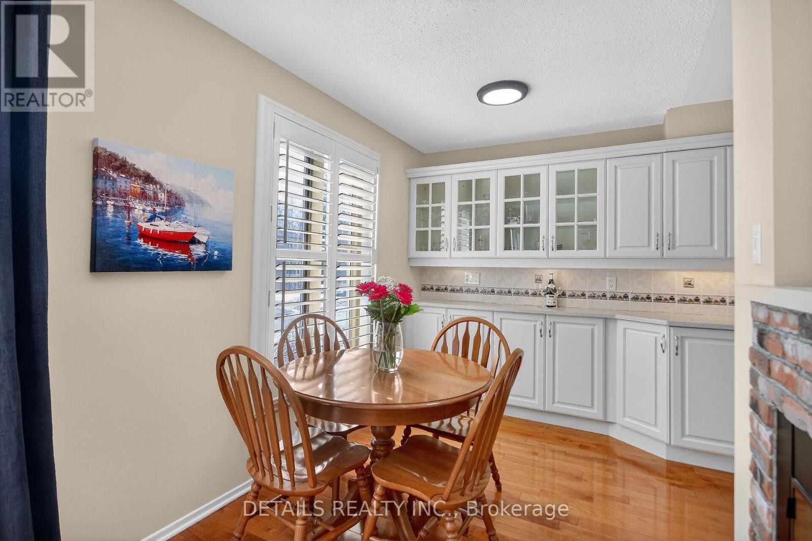 












37 GILLESPIE CRESCENT N

,
Ottawa,




Ontario
K1V0C1

