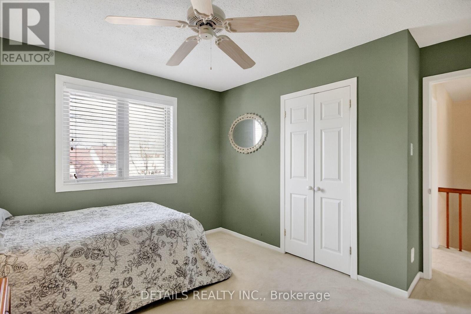 












37 GILLESPIE CRESCENT N

,
Ottawa,




Ontario
K1V0C1

