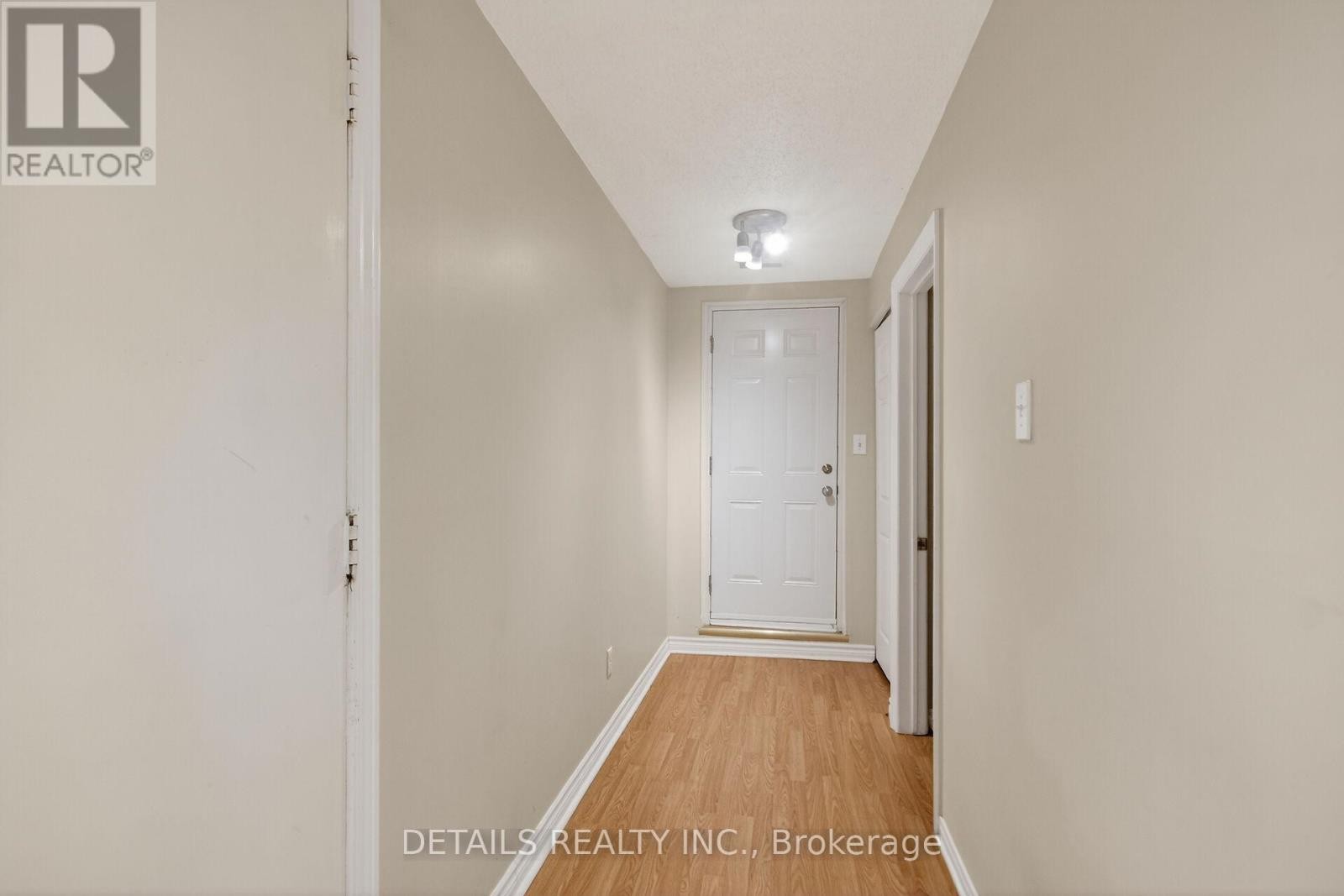 












37 GILLESPIE CRESCENT N

,
Ottawa,




Ontario
K1V0C1

