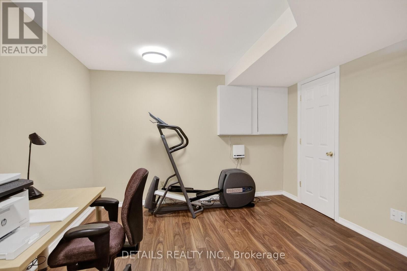 












37 GILLESPIE CRESCENT N

,
Ottawa,




Ontario
K1V0C1

