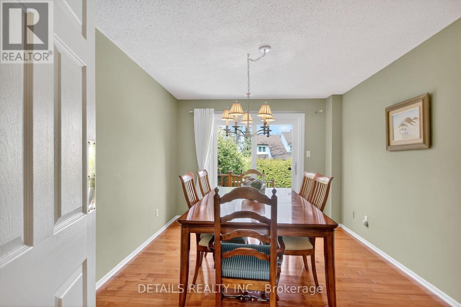 












37 GILLESPIE CRESCENT N

,
Ottawa,




Ontario
K1V0C1

