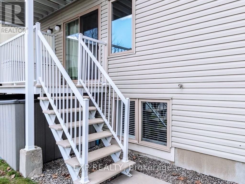 












10 - 4031 CANYON WALK DRIVE

,
Ottawa,




Ontario
K1V0Z4

