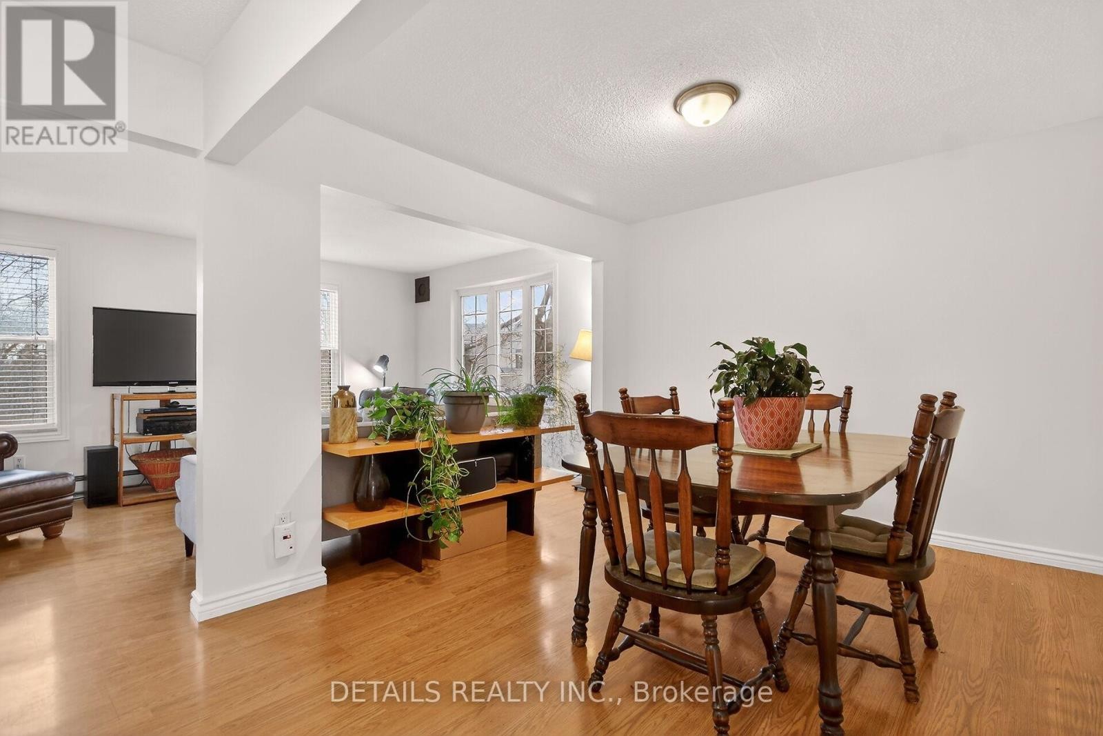 












5 - 40 APPLEBY PRIVATE

,
Ottawa,




Ontario
K2C3P4

