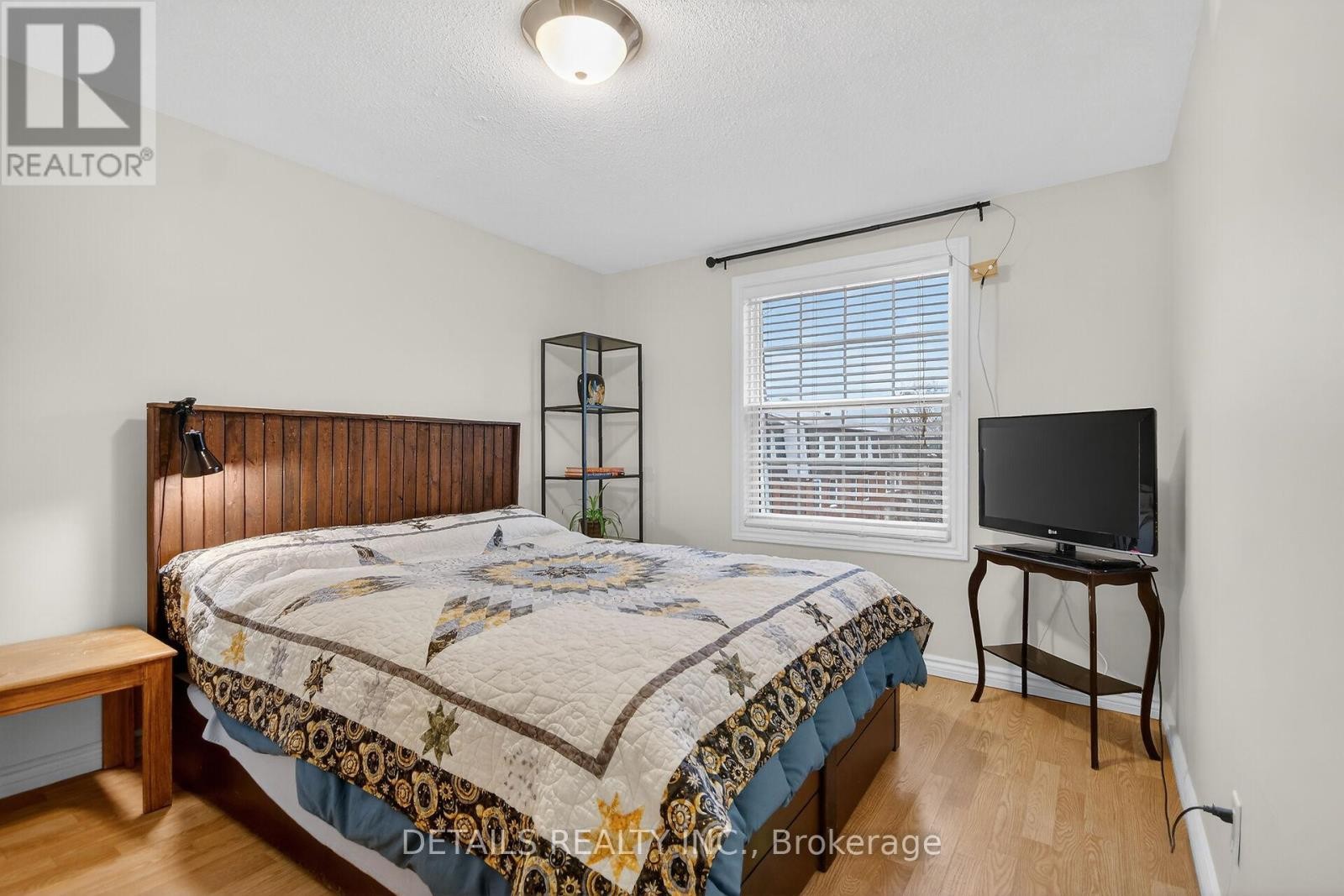 












5 - 40 APPLEBY PRIVATE

,
Ottawa,




Ontario
K2C3P4

