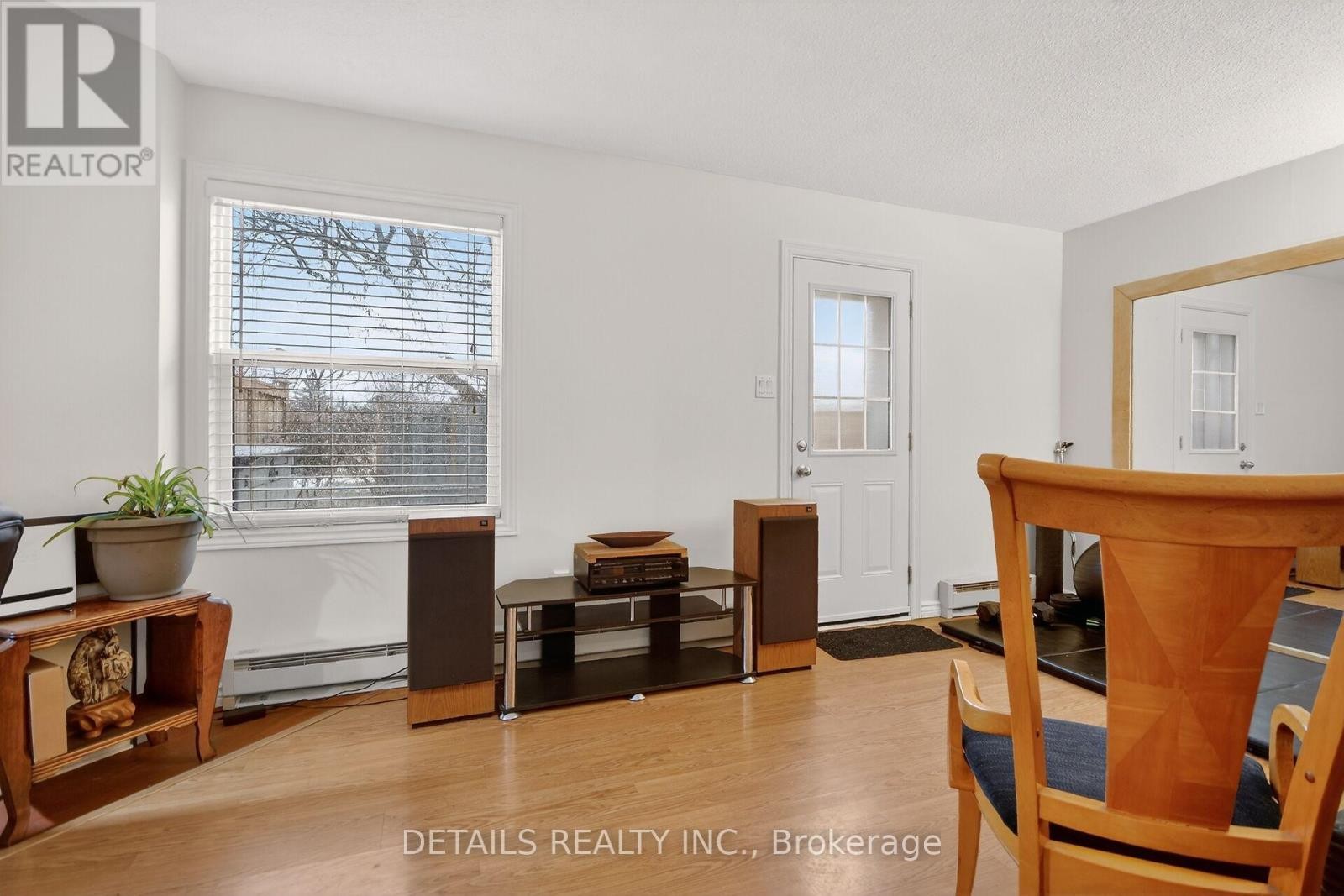 












5 - 40 APPLEBY PRIVATE

,
Ottawa,




Ontario
K2C3P4

