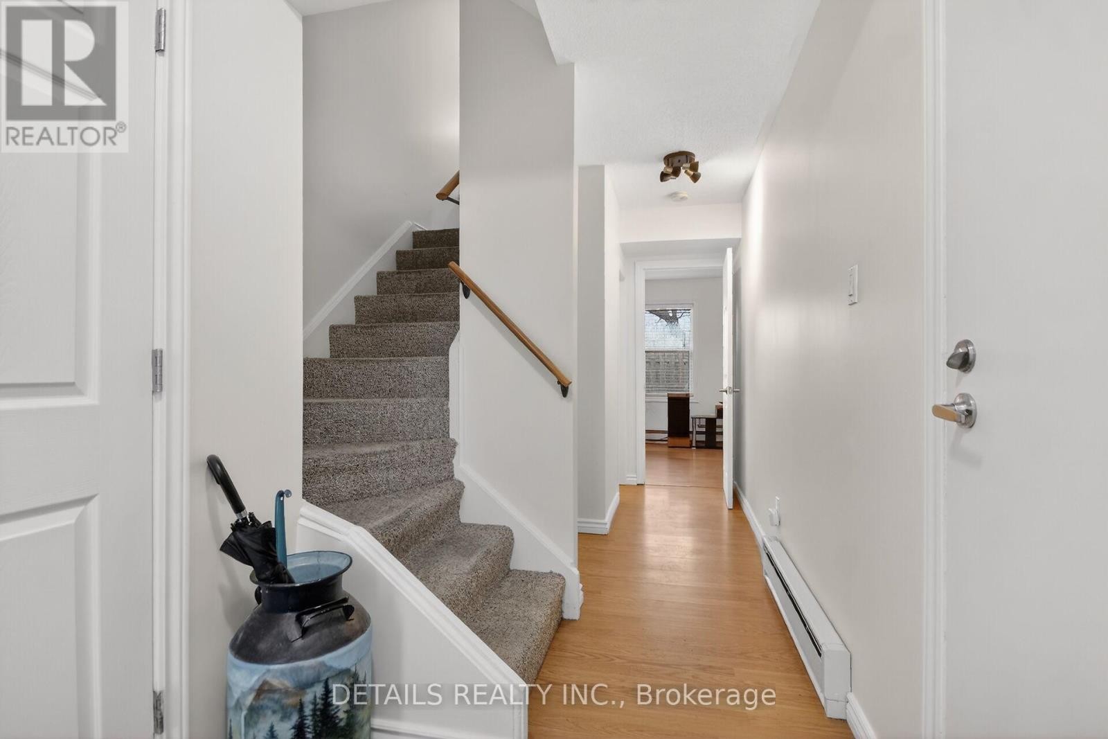 












5 - 40 APPLEBY PRIVATE

,
Ottawa,




Ontario
K2C3P4

