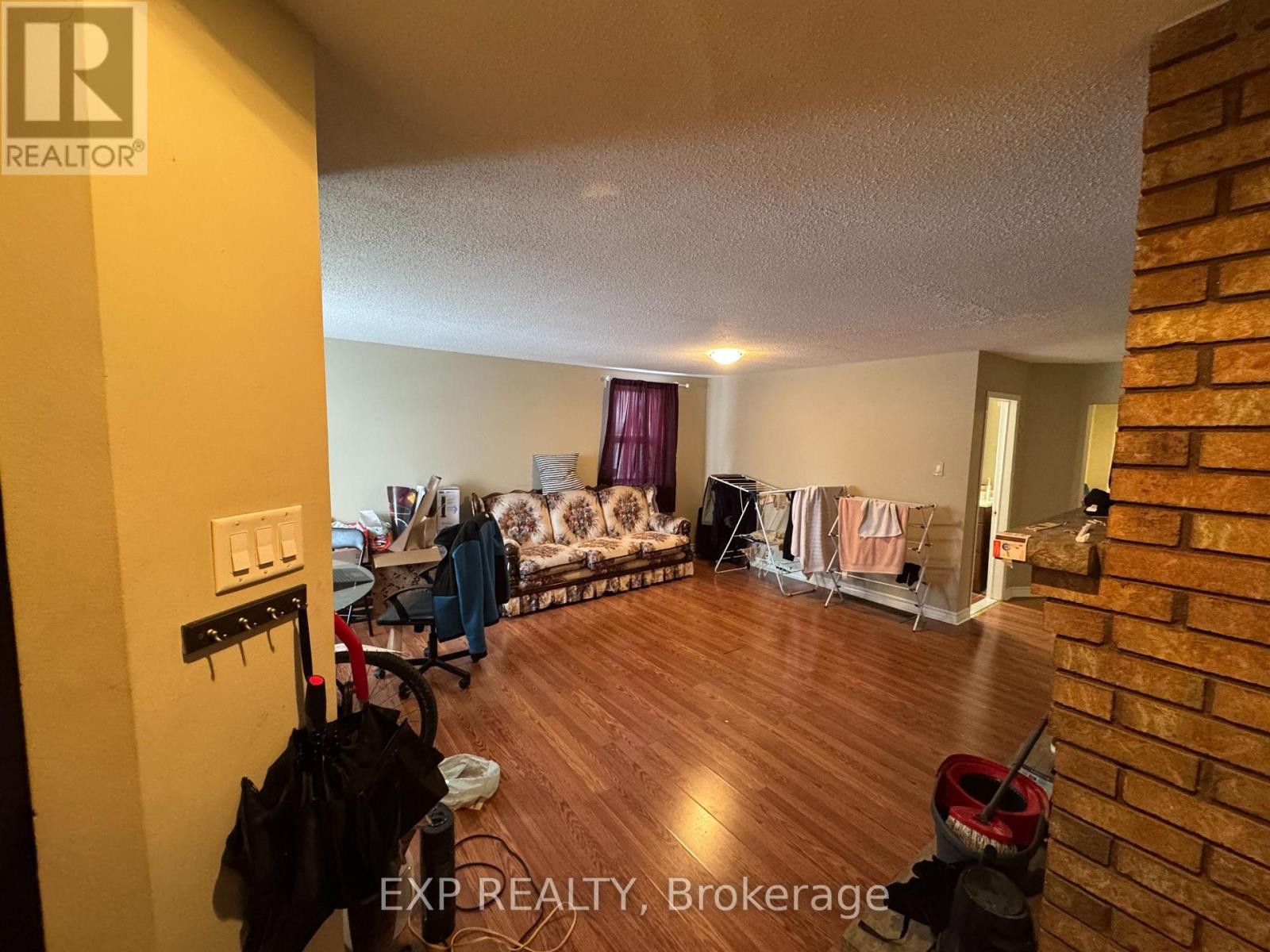 












UNIT 1 - 72 BARRETTE STREET

,
Ottawa,




Ontario
K1L8A3

